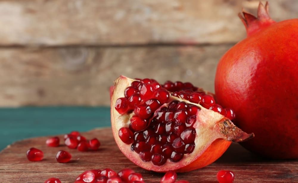 Eating pomegranate outlet daily